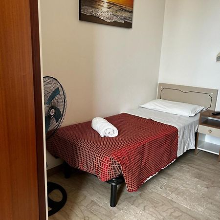 Hotel Anny Rimini Esterno foto