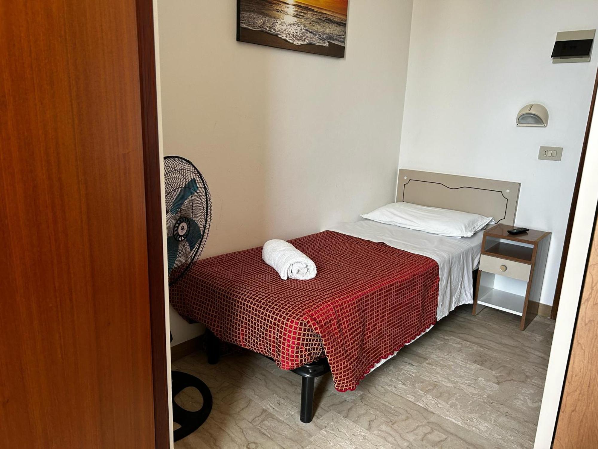 Hotel Anny Rimini Esterno foto